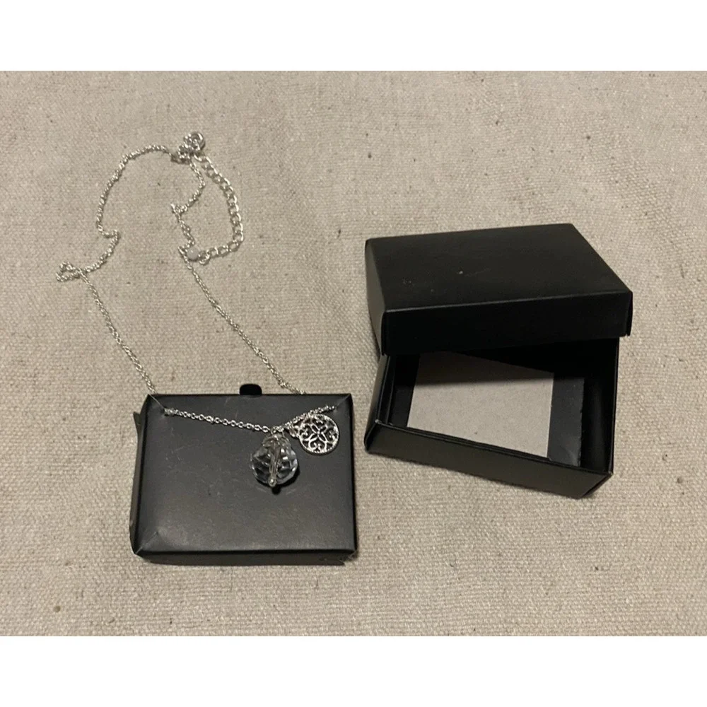 Avon vtg nrq